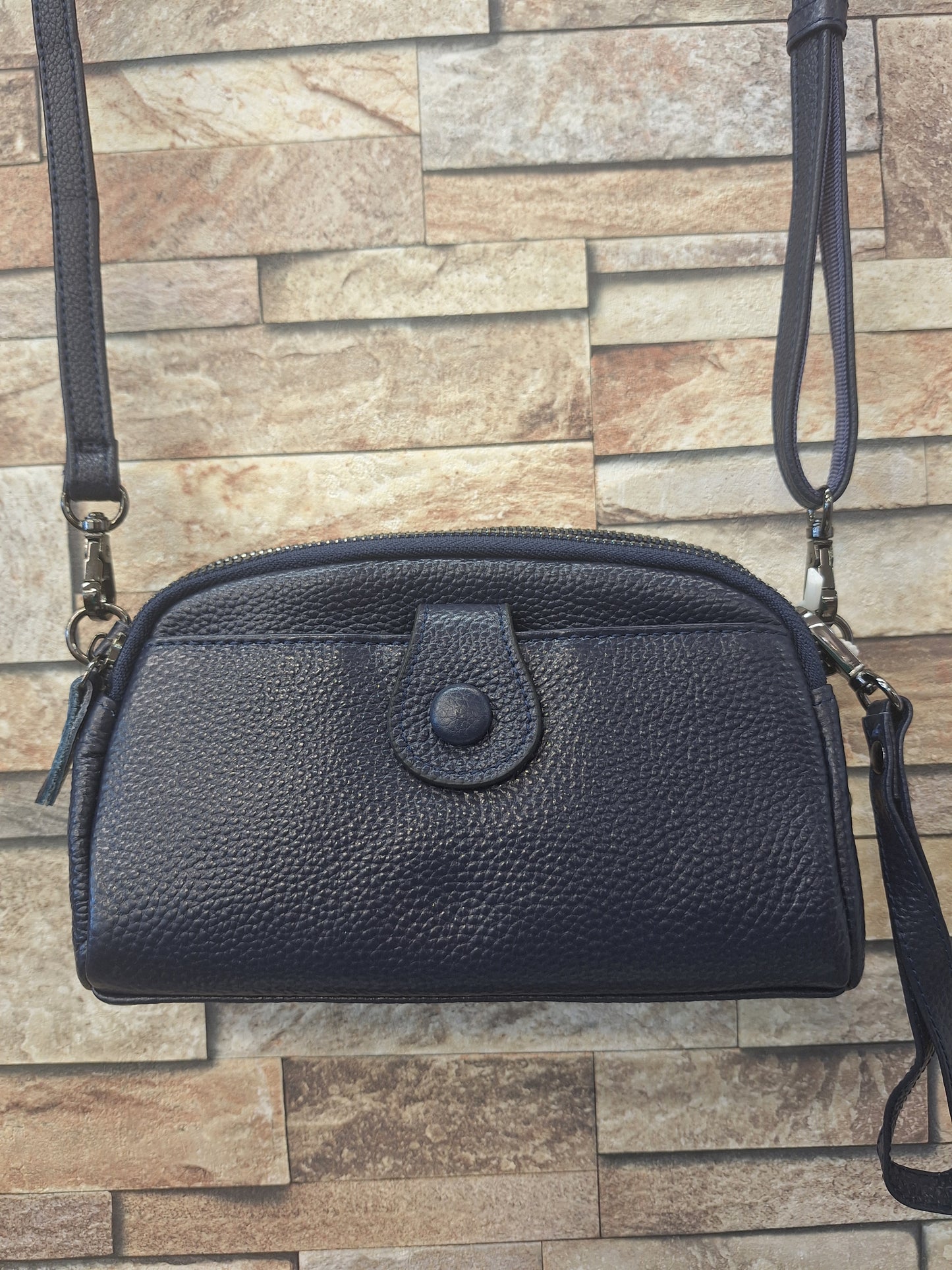 Leather holdall bag