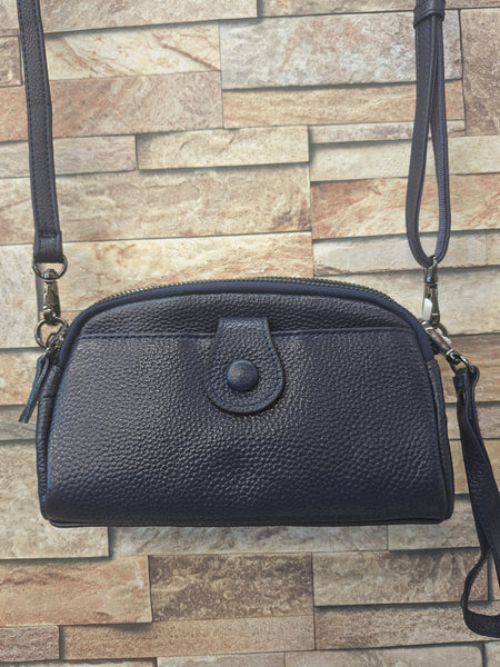 Leather holdall bag
