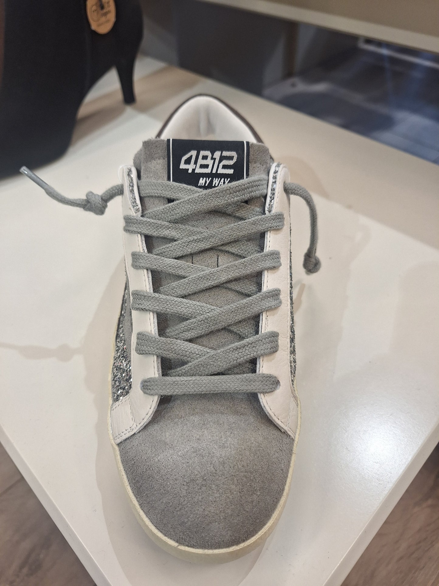 4B12 Suprime D8021 Silver Glitter